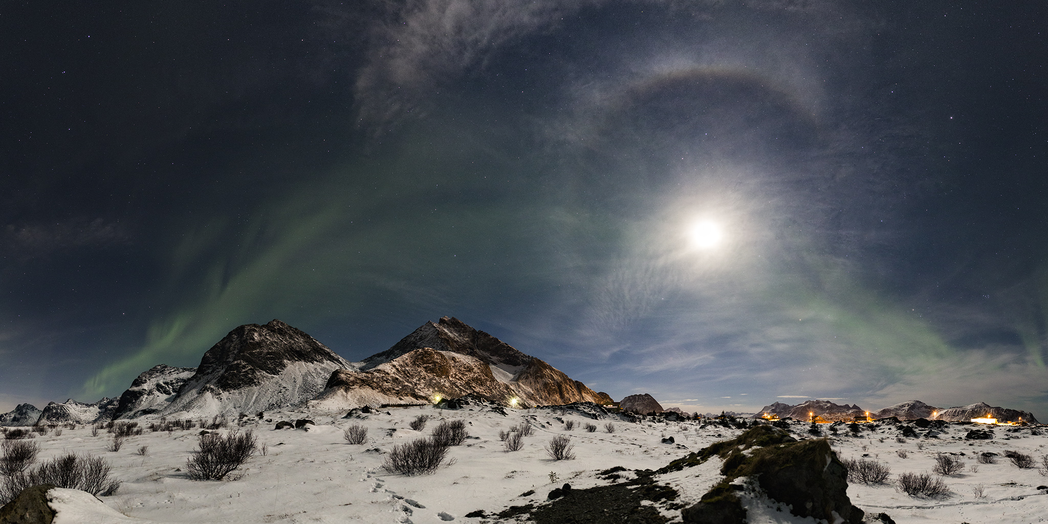 12 Skagsanded beach Moon halo aurora Ondrej Kralik