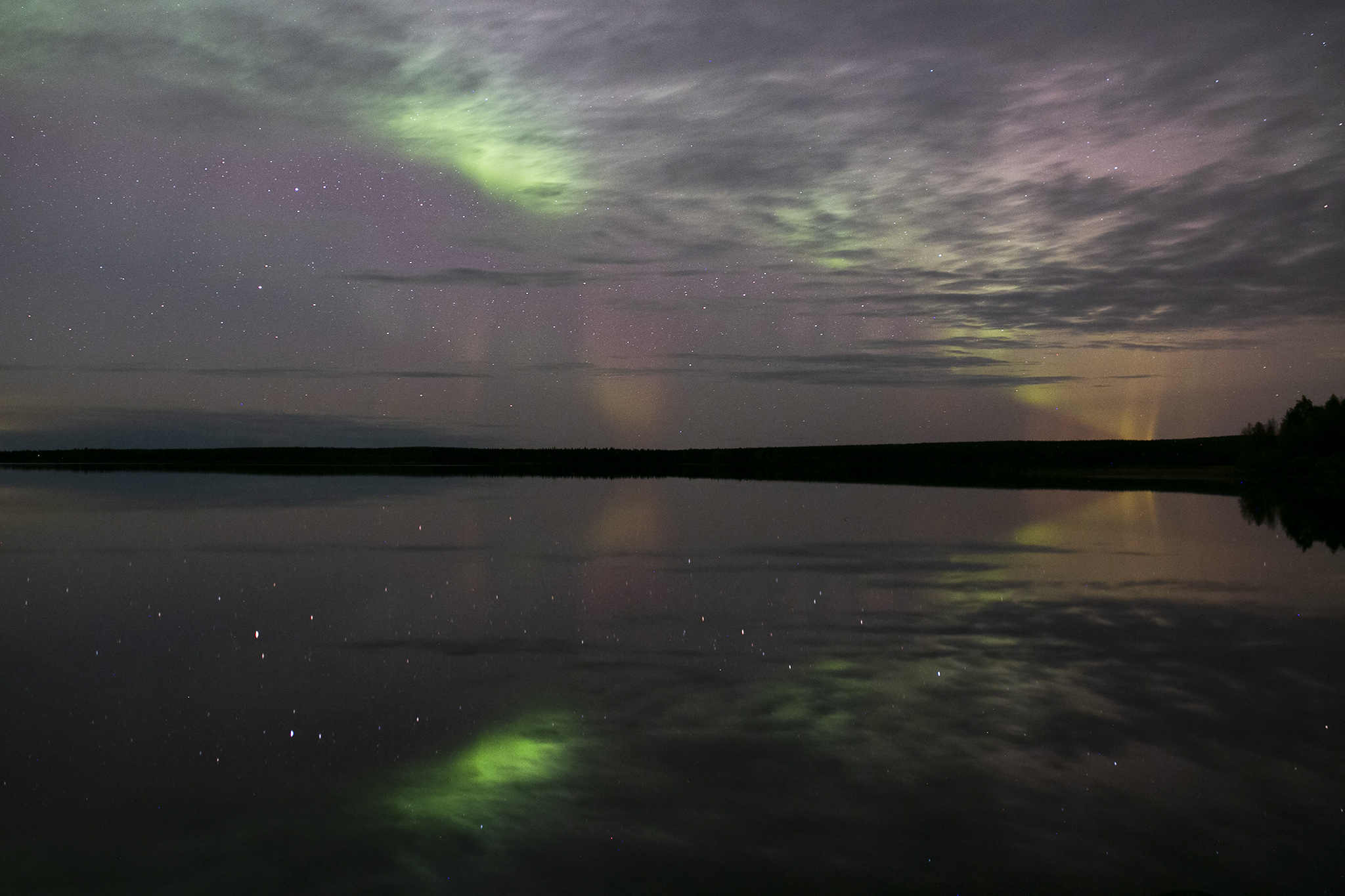 19 Lapland in reflection 3 aurora Ondrej Kralik