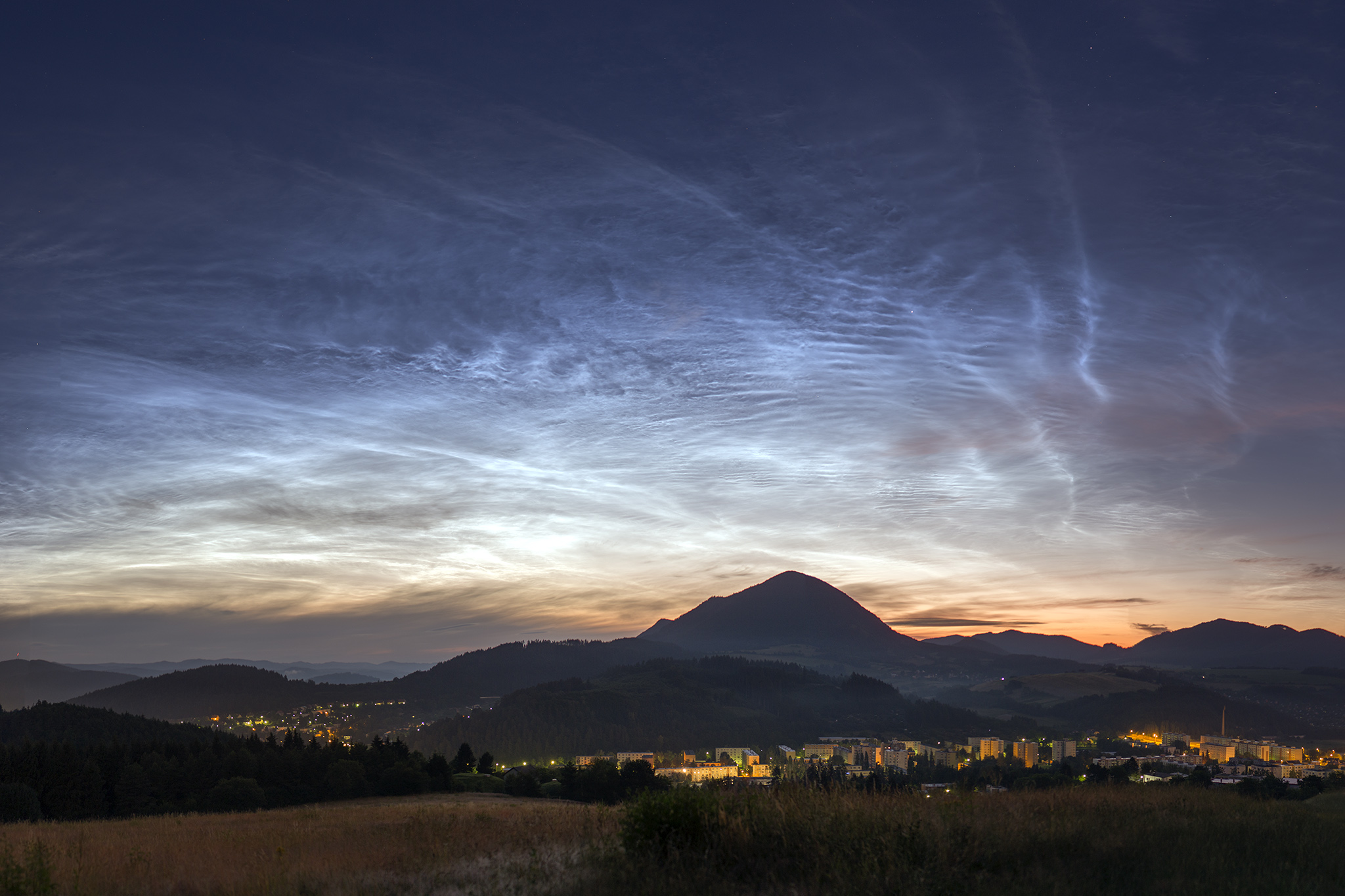 2 Massive NLC over Považská Bystrica 3 NLC Ondrej Kralik