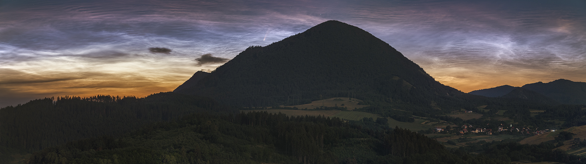 4 NLC and comet Neowise above Manín hill NLC Ondrej Kralik