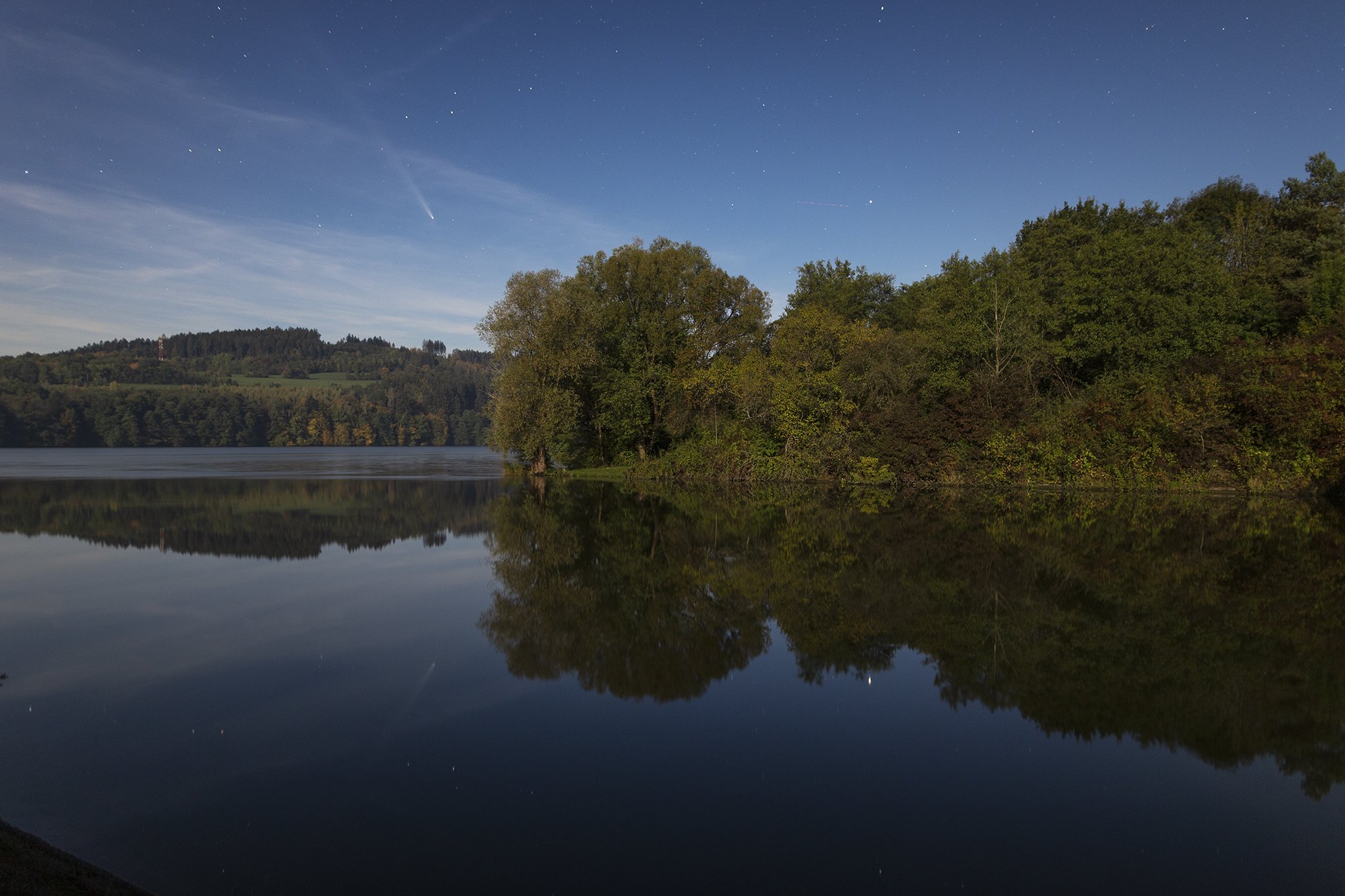 Comet in reflection 3